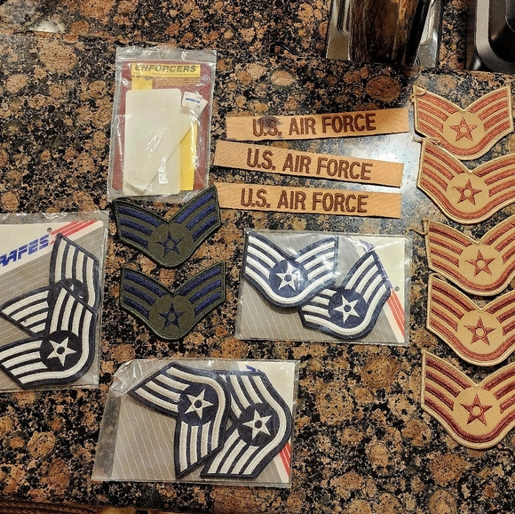 Airforce Insignia - Picture 2 of 2